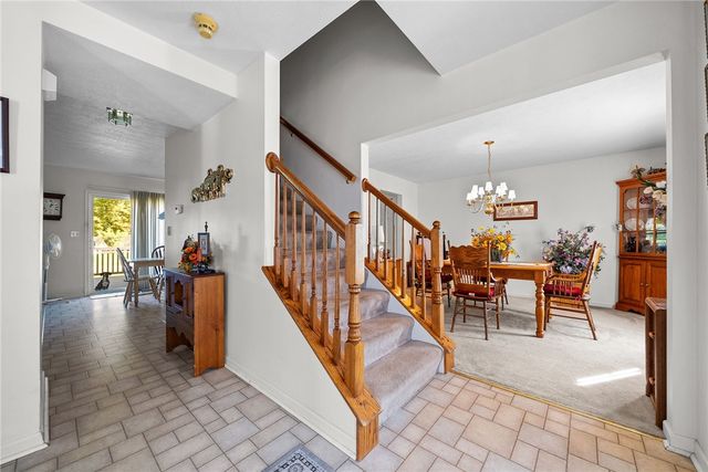 408 Sherwood Dr, Beaver, PA 15009