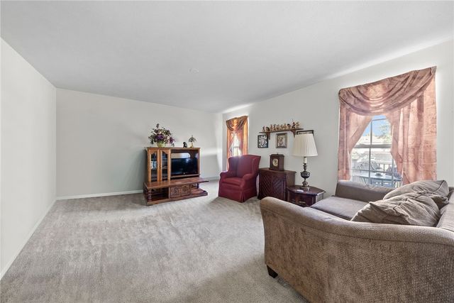 408 Sherwood Dr, Beaver, PA 15009