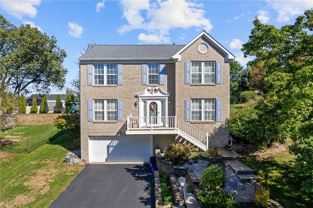 408 Sherwood Dr, Beaver, PA 15009