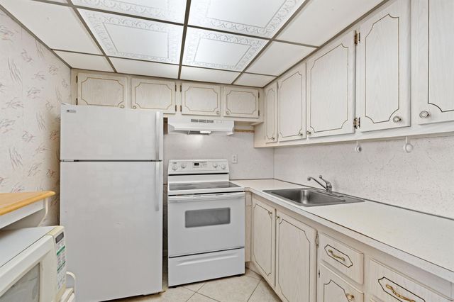 171 Windsor H, West Palm Beach, FL 33417