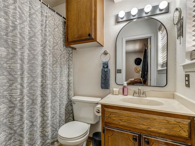 659 W Forest Drive, Mustang, OK 73064