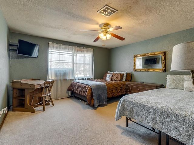 659 W Forest Drive, Mustang, OK 73064