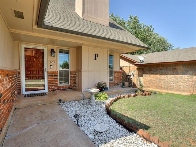 659 W Forest Drive, Mustang, OK 73064