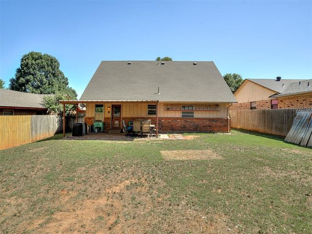 659 W Forest Drive, Mustang, OK 73064