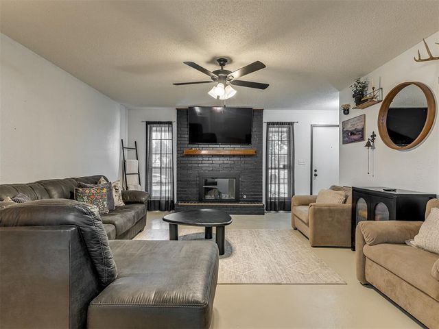 659 W Forest Drive, Mustang, OK 73064