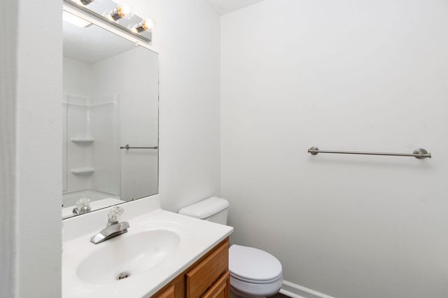 702 STONEWALL CIR, Staunton, VA 24401