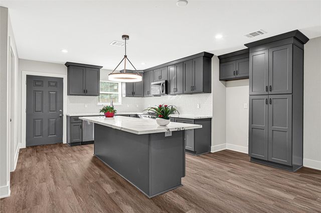 7614 Dixie Drive, Houston, TX 77087