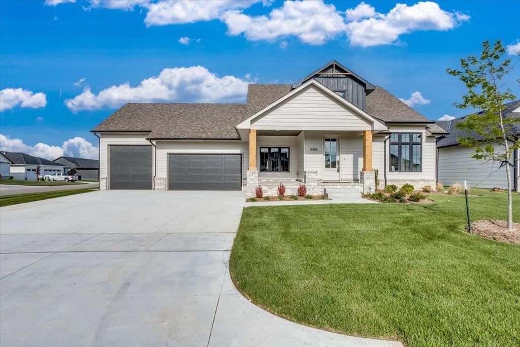 4456 N Bluestem St, Maize, KS 67101