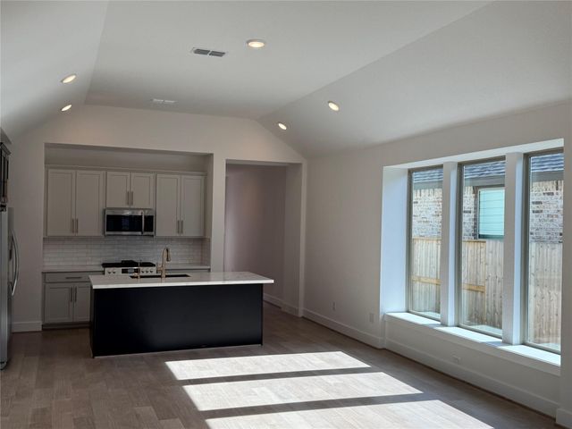 5111 Getty Lane, Iowa Colony, TX 77578