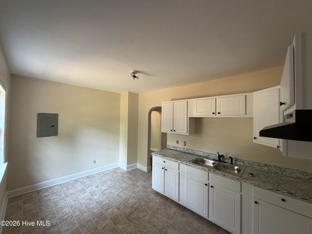 305 Dewey Street SW, Wilson, NC 27893