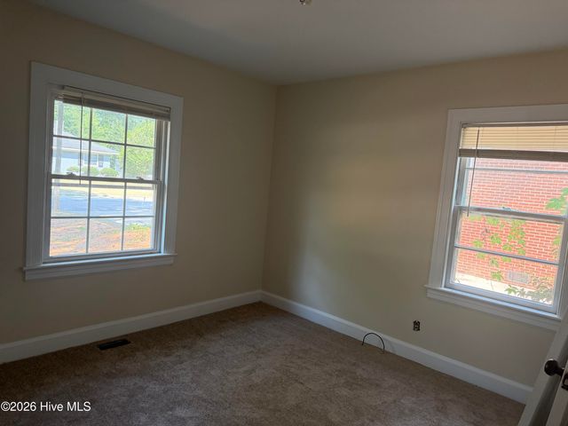 305 Dewey Street SW, Wilson, NC 27893