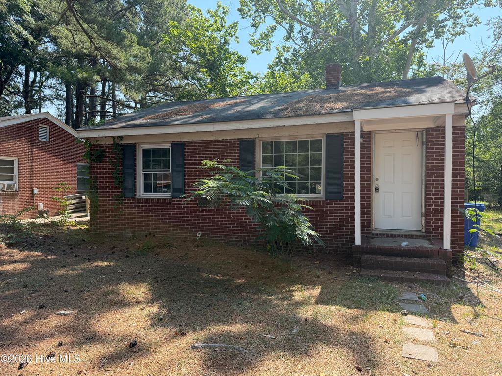 305 Dewey Street SW, Wilson, NC 27893