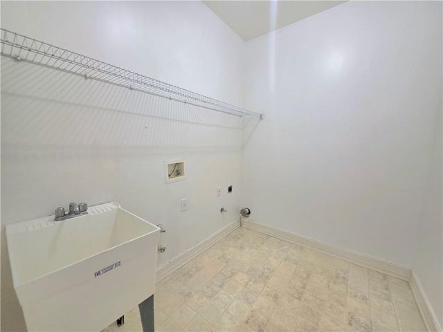 3385 Wellbrook Drive, Loganville, GA 30052