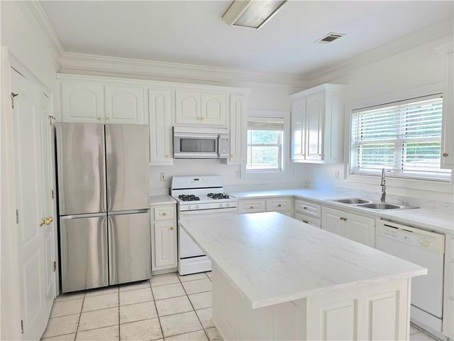 3385 Wellbrook Drive, Loganville, GA 30052