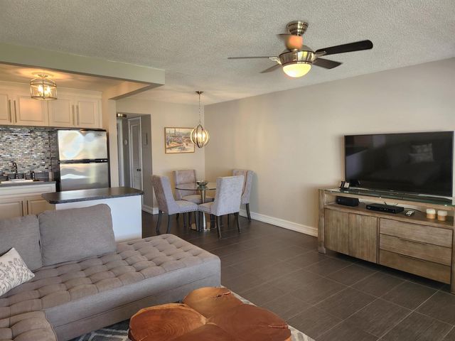 47 Andover B, West Palm Beach, FL 33417