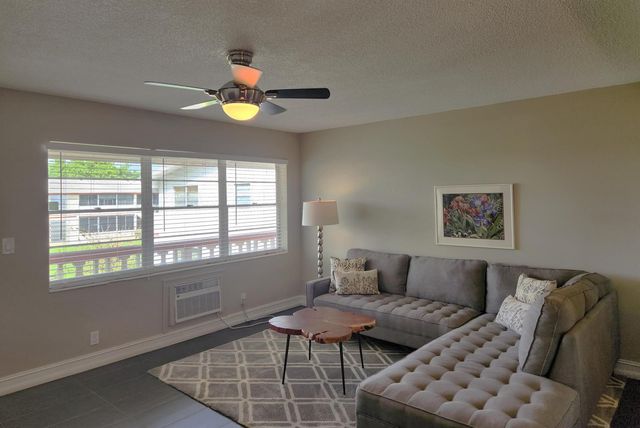 47 Andover B, West Palm Beach, FL 33417