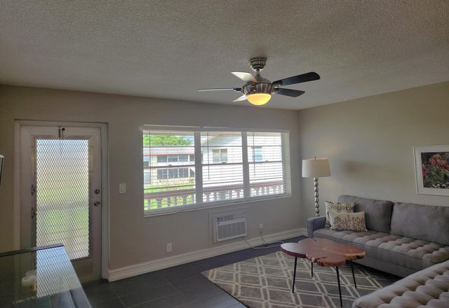 47 Andover B, West Palm Beach, FL 33417