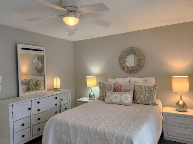 47 Andover B, West Palm Beach, FL 33417