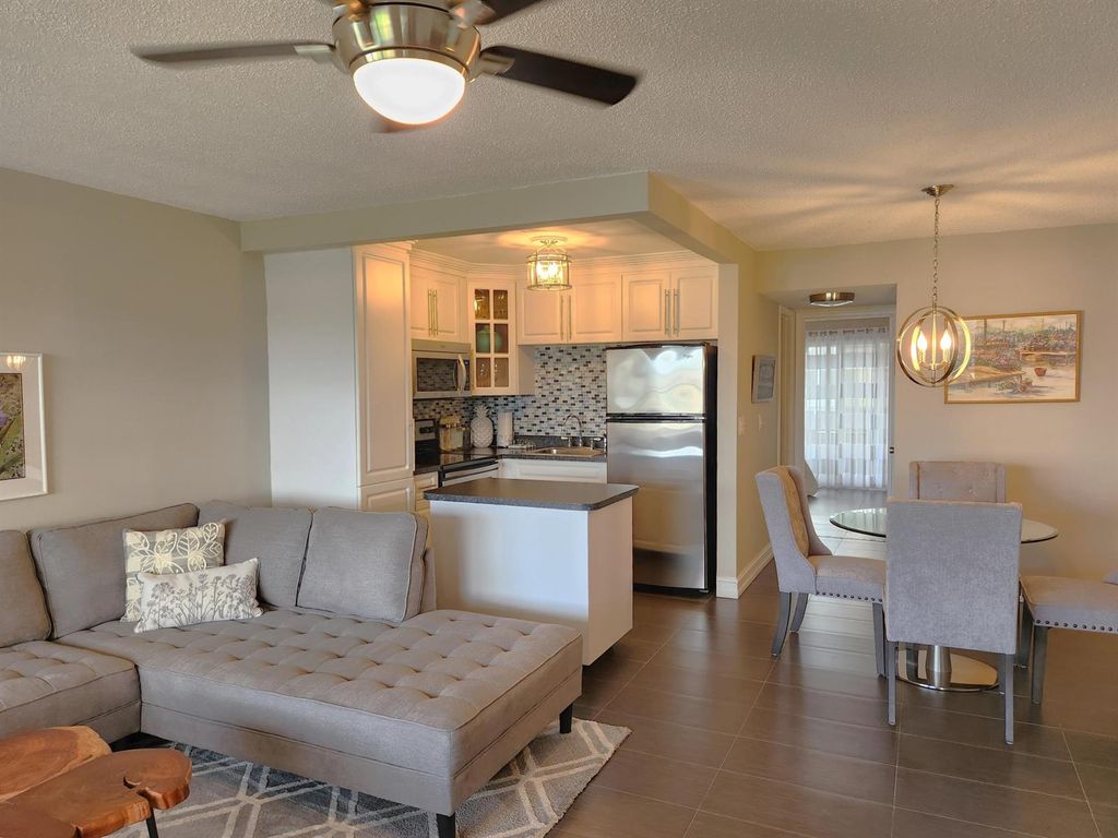 47 Andover B, West Palm Beach, FL 33417
