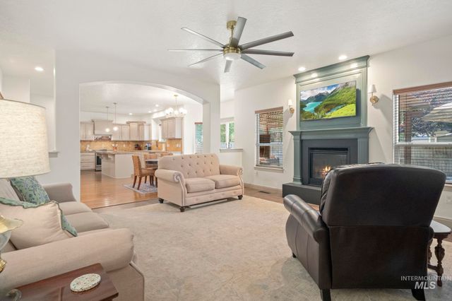 2445 E Nakano Dr., Meridian, ID 83646