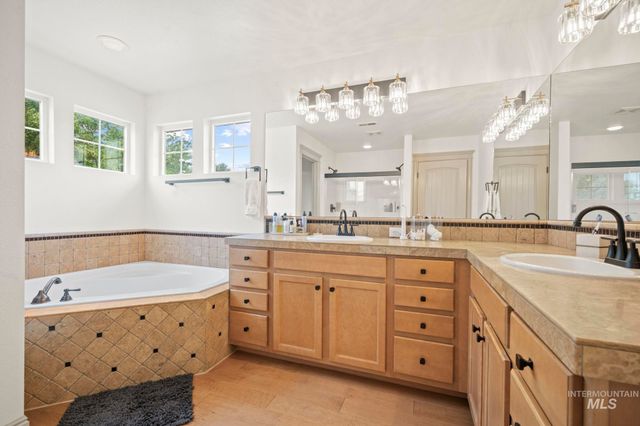 2445 E Nakano Dr., Meridian, ID 83646