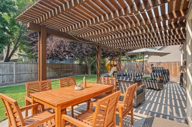 2445 E Nakano Dr., Meridian, ID 83646
