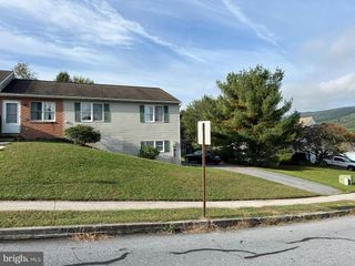 104 FURMAN RD, Dillsburg, PA 17019