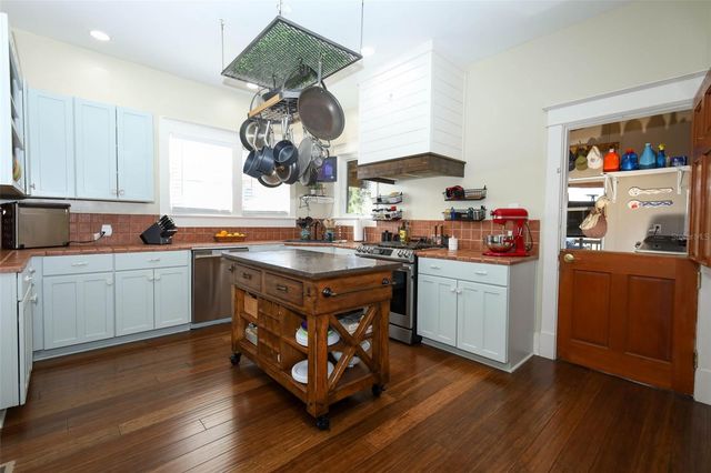 2800 CELERY AVENUE, Sanford, FL 32771