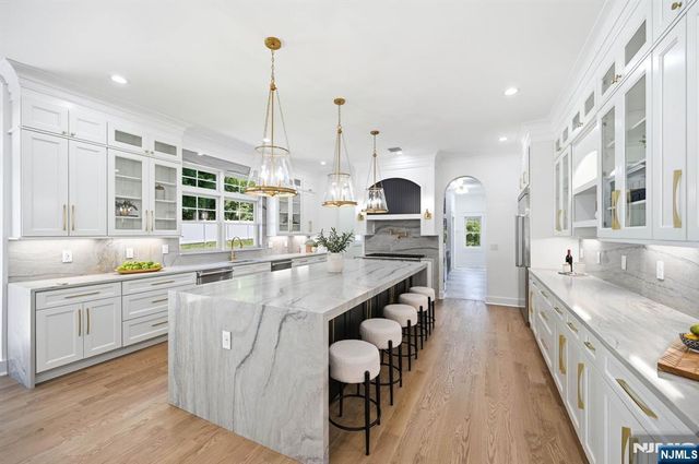 2 Wingate Drive, Livingston, NJ 07039
