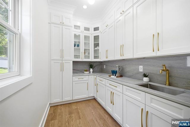 2 Wingate Drive, Livingston, NJ 07039