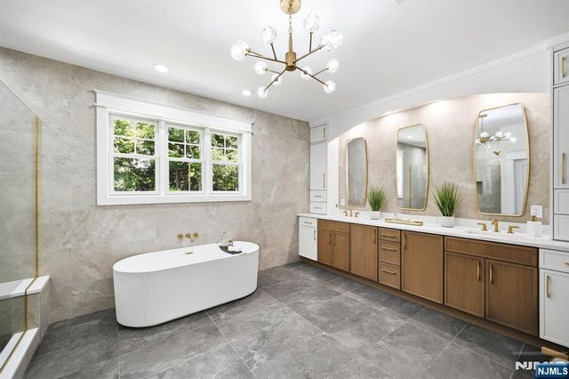2 Wingate Drive, Livingston, NJ 07039