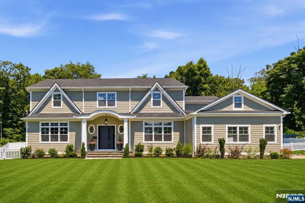2 Wingate Drive, Livingston, NJ 07039