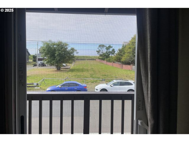 1265 S BEACH Dr, Seaside, OR 97138