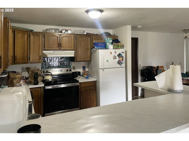 1265 S BEACH Dr, Seaside, OR 97138