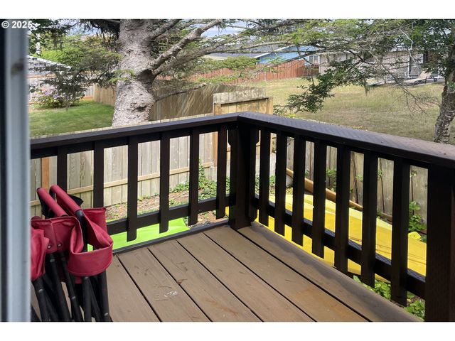 1265 S BEACH Dr, Seaside, OR 97138