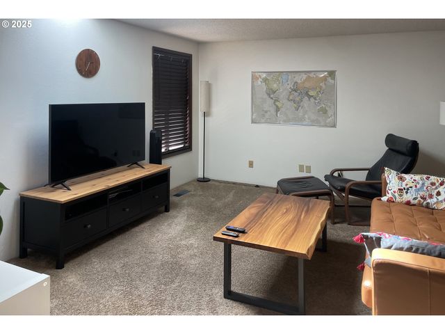 1265 S BEACH Dr, Seaside, OR 97138