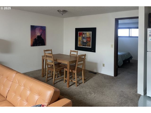 1265 S BEACH Dr, Seaside, OR 97138