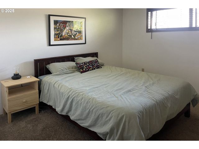 1265 S BEACH Dr, Seaside, OR 97138