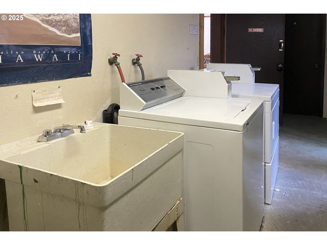 1265 S BEACH Dr, Seaside, OR 97138