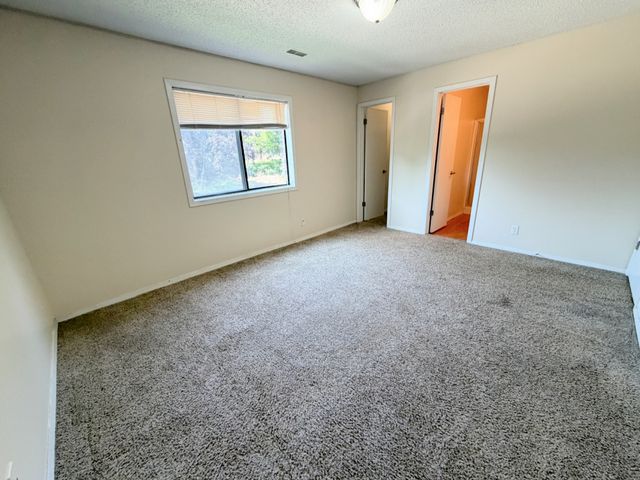 1360 Brook Street E, St. Charles, IL 60174