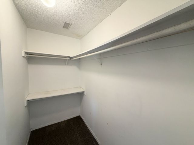 1360 Brook Street E, St. Charles, IL 60174