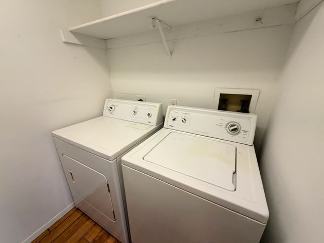 1360 Brook Street E, St. Charles, IL 60174