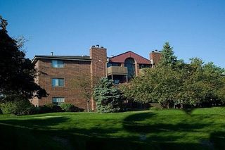1360 Brook Street E, St. Charles, IL 60174
