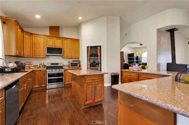 3677 Arcadia, Phelan, CA 92371