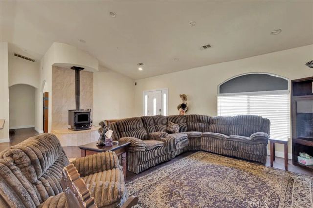 3677 Arcadia, Phelan, CA 92371