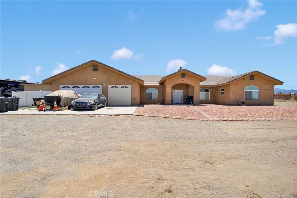 3677 Arcadia, Phelan, CA 92371