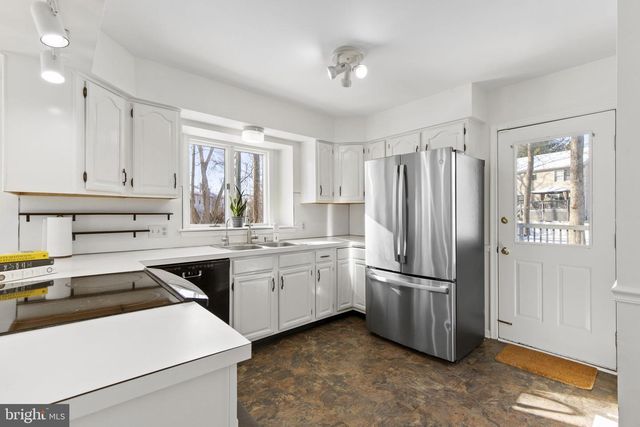 42 SABRE CT, Newark, DE 19702