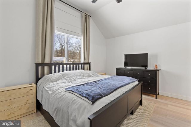 42 SABRE CT, Newark, DE 19702