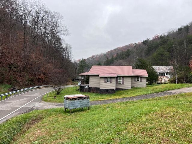 2613 Arkansas Creek Road, Martin, KY 41649