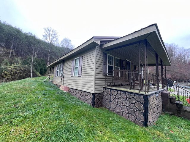 2613 Arkansas Creek Road, Martin, KY 41649
